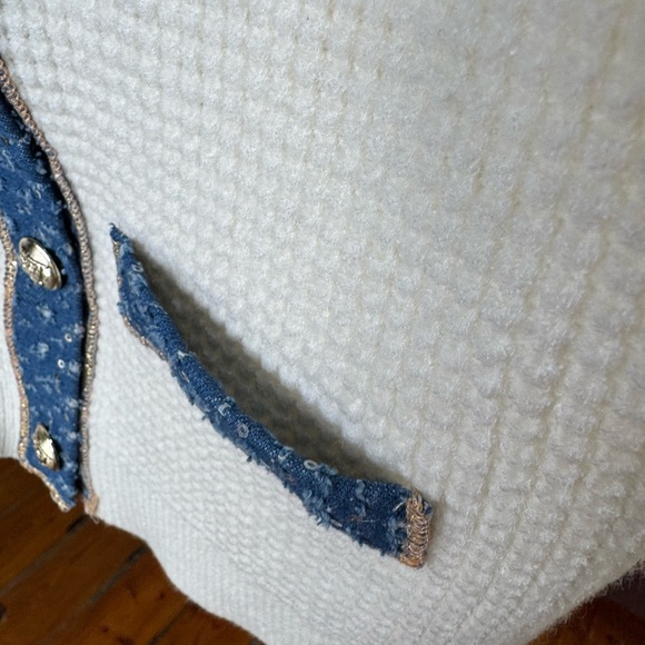 Women's White Cardigan with Blue Trim‎ - Picture 5 of 14